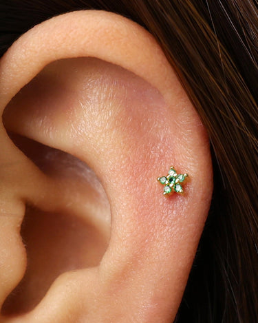 Emerald 5 Petal Flower Flat Back Labret 