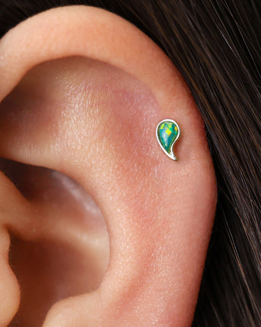 Green Opal Comma Flat Back Labret 